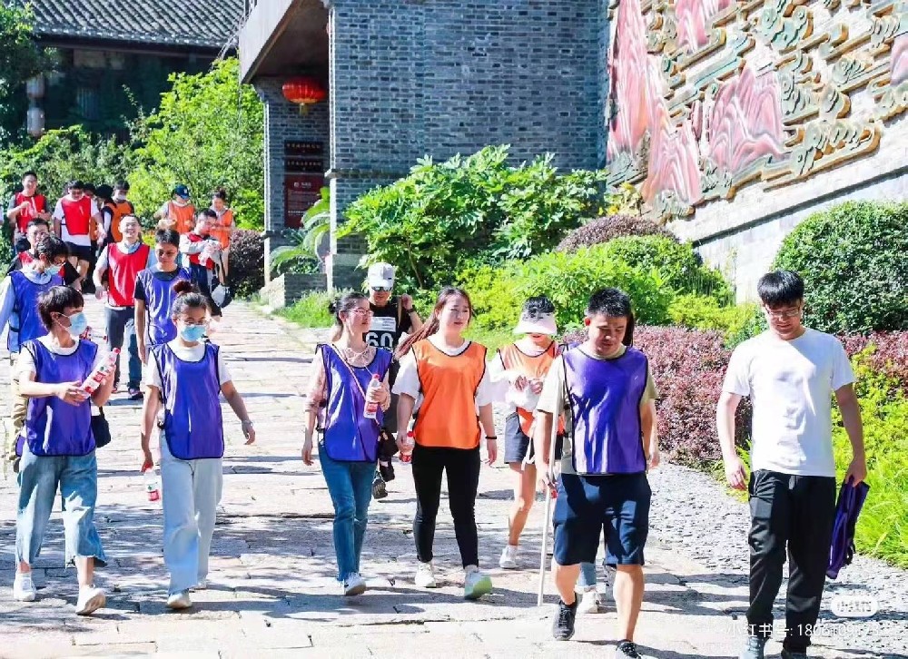 數字化轉型下的團建變革：線上線下融合增強團隊凝聚力